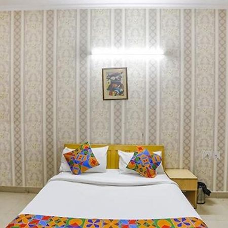 Hotel Fabexpress Ap International Noida Exterior foto