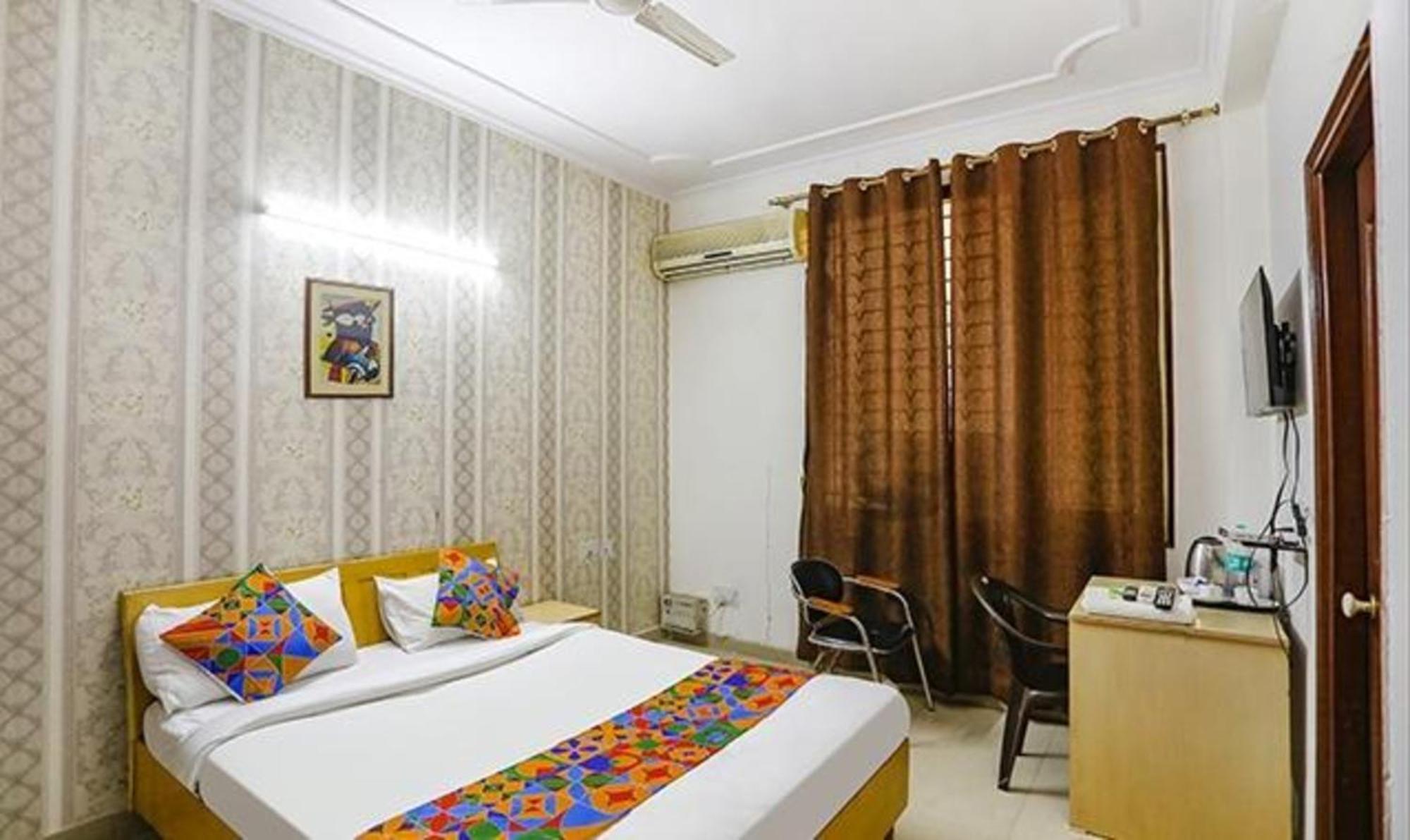 Hotel Fabexpress Ap International Noida Exterior foto
